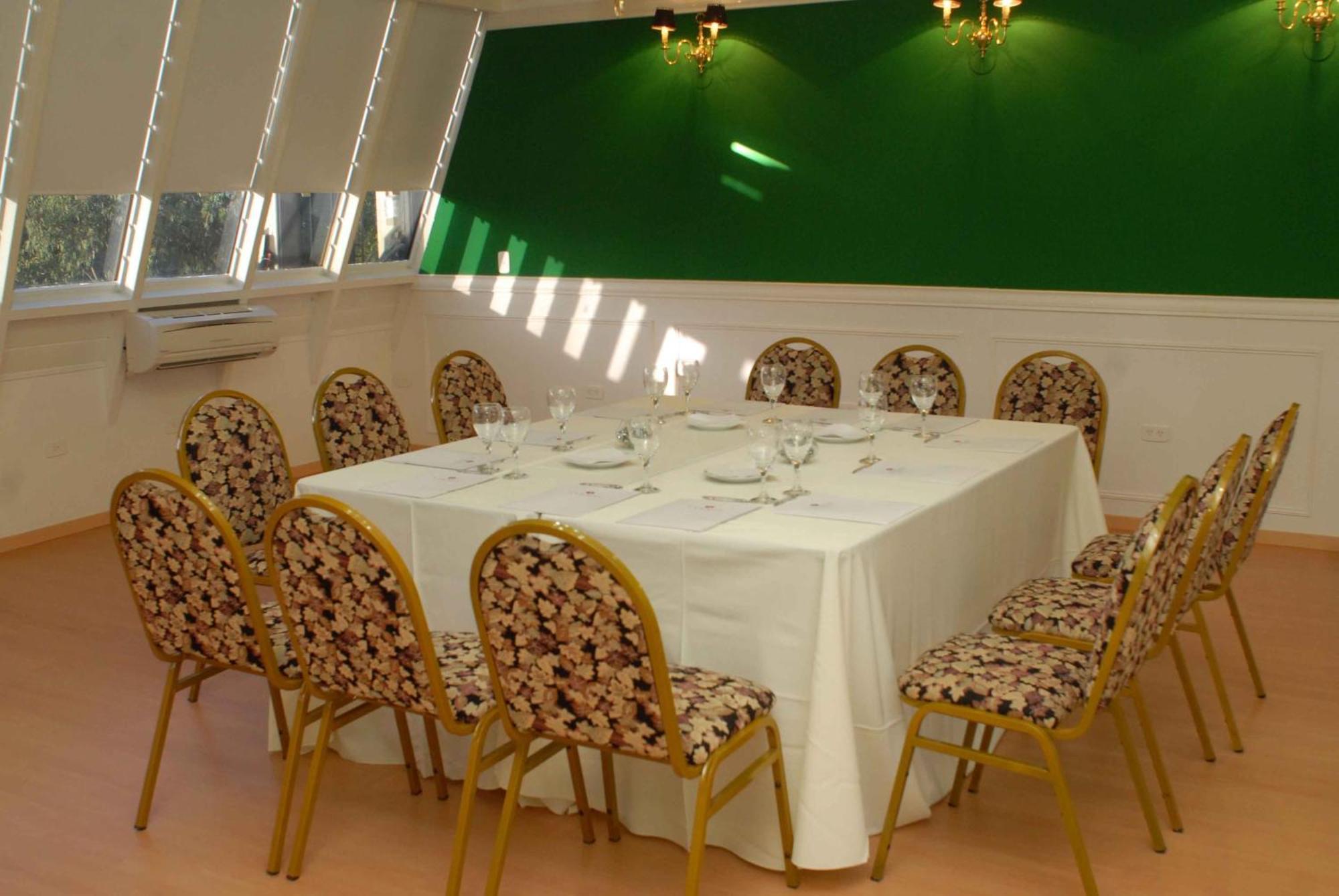 Ramada By Wyndham Buenos Aires Hotel บิเซนเตโลเปซ ร้านอาหาร รูปภาพ
