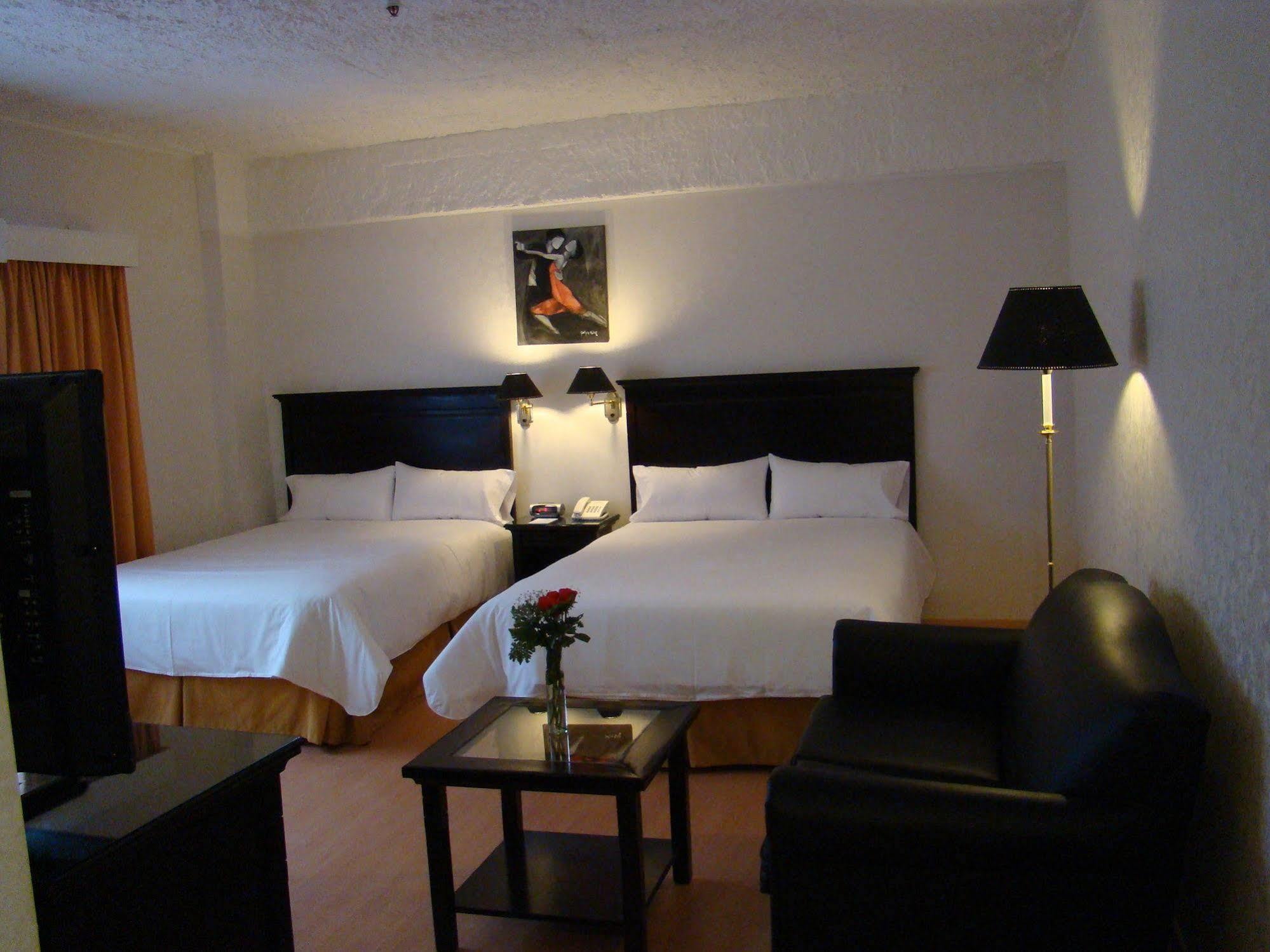 Ramada By Wyndham Buenos Aires Hotel บิเซนเตโลเปซ ภายนอก รูปภาพ