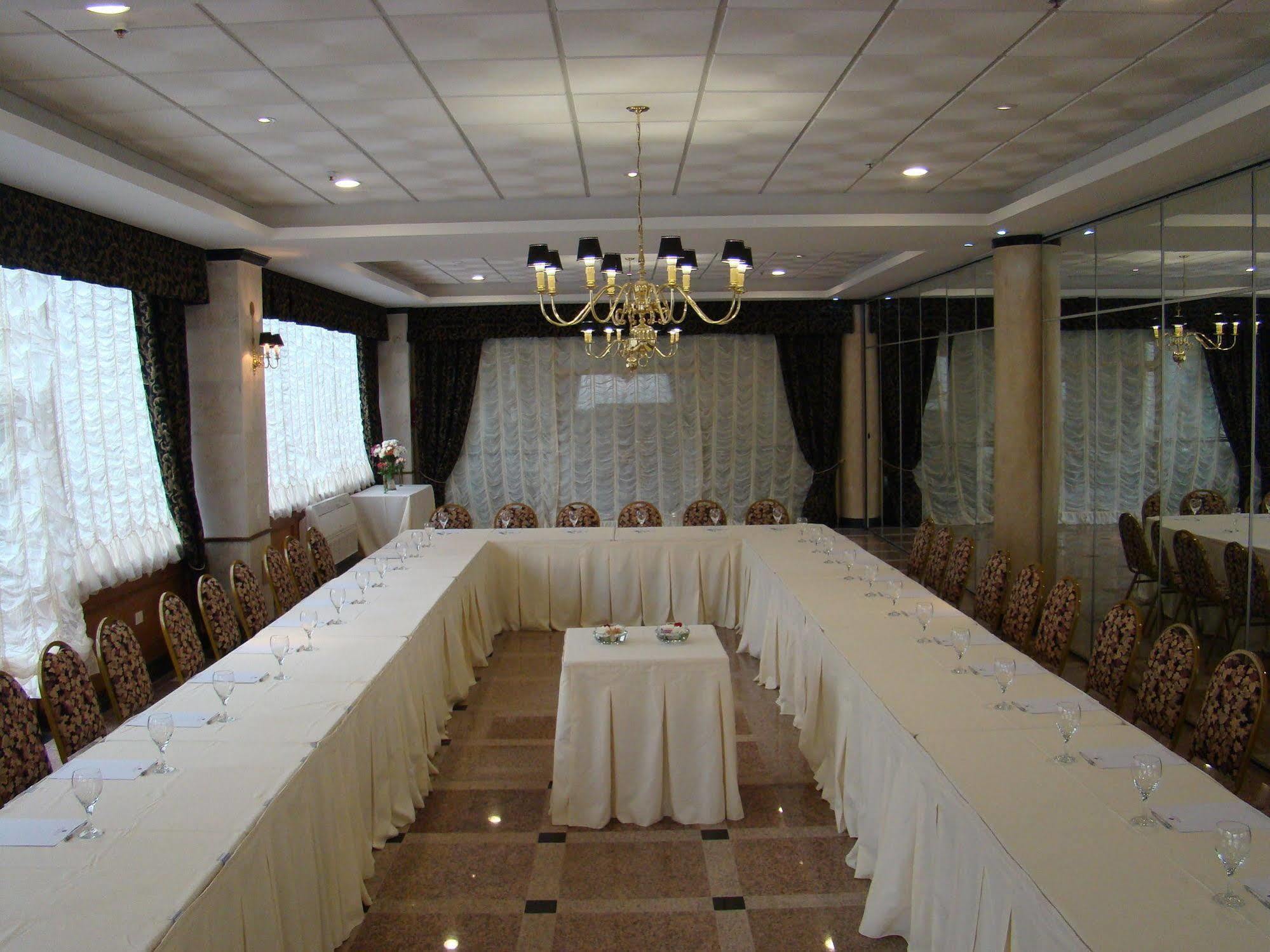 Ramada By Wyndham Buenos Aires Hotel บิเซนเตโลเปซ ภายนอก รูปภาพ