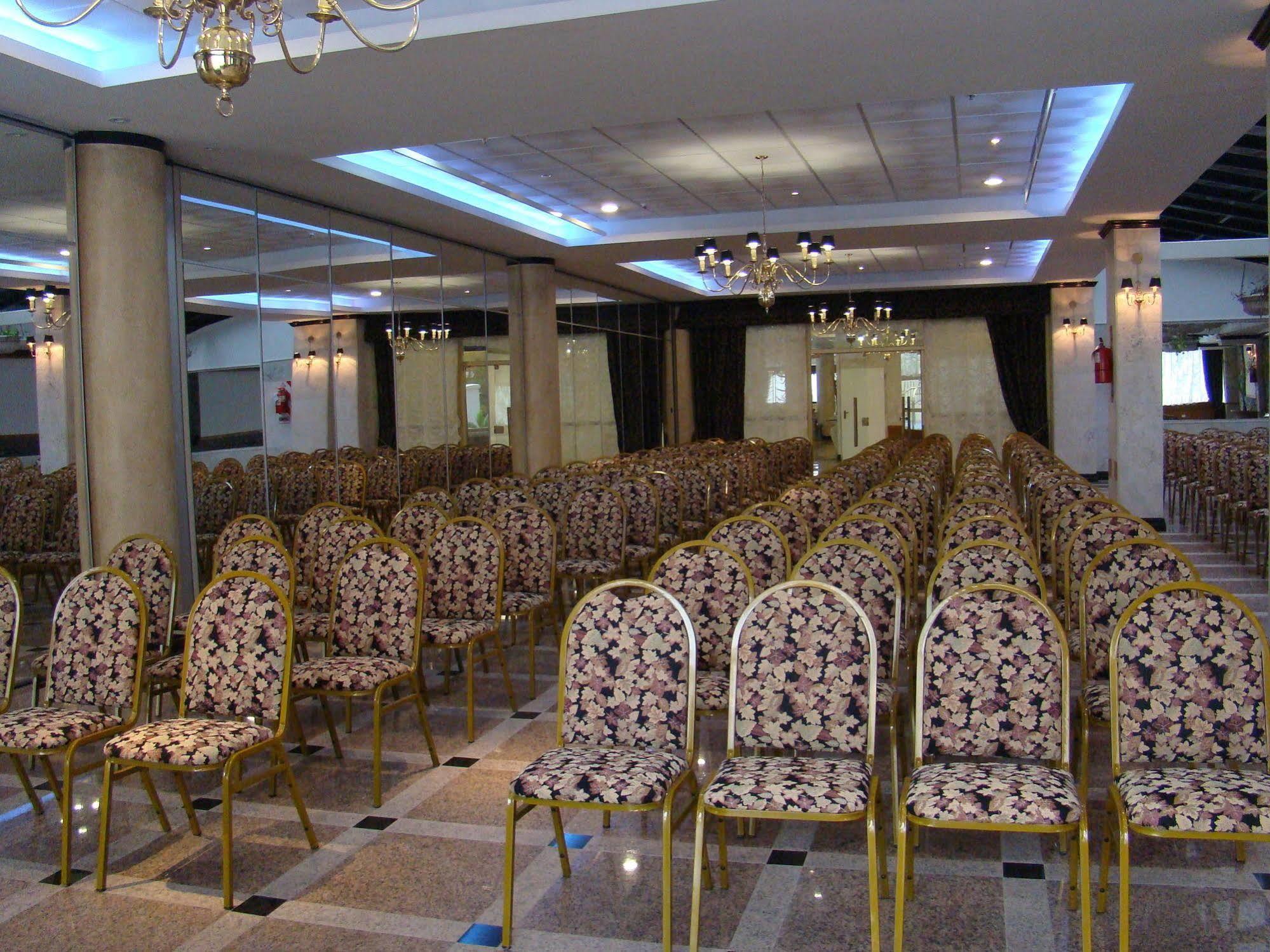 Ramada By Wyndham Buenos Aires Hotel บิเซนเตโลเปซ ภายนอก รูปภาพ