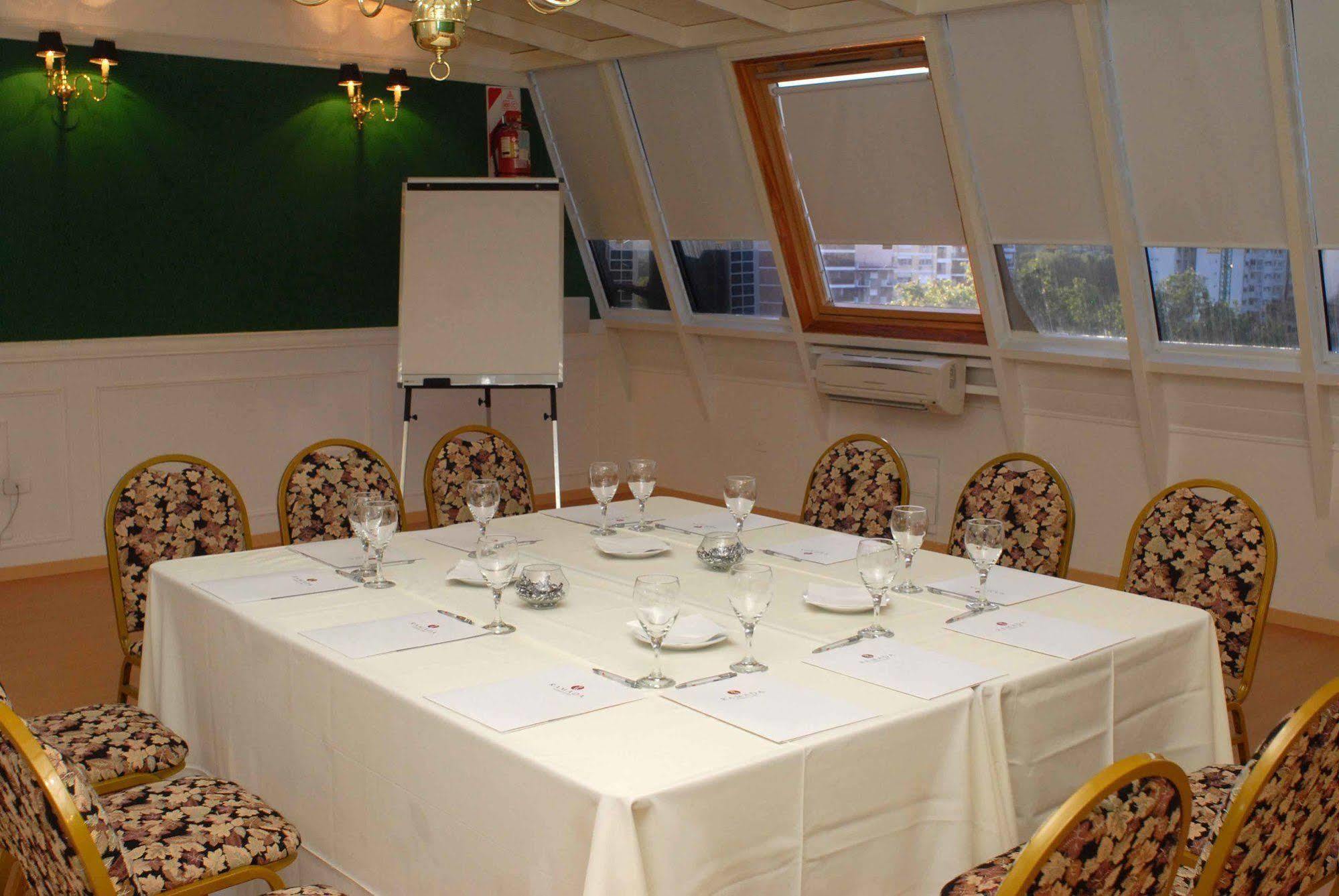 Ramada By Wyndham Buenos Aires Hotel บิเซนเตโลเปซ ภายนอก รูปภาพ
