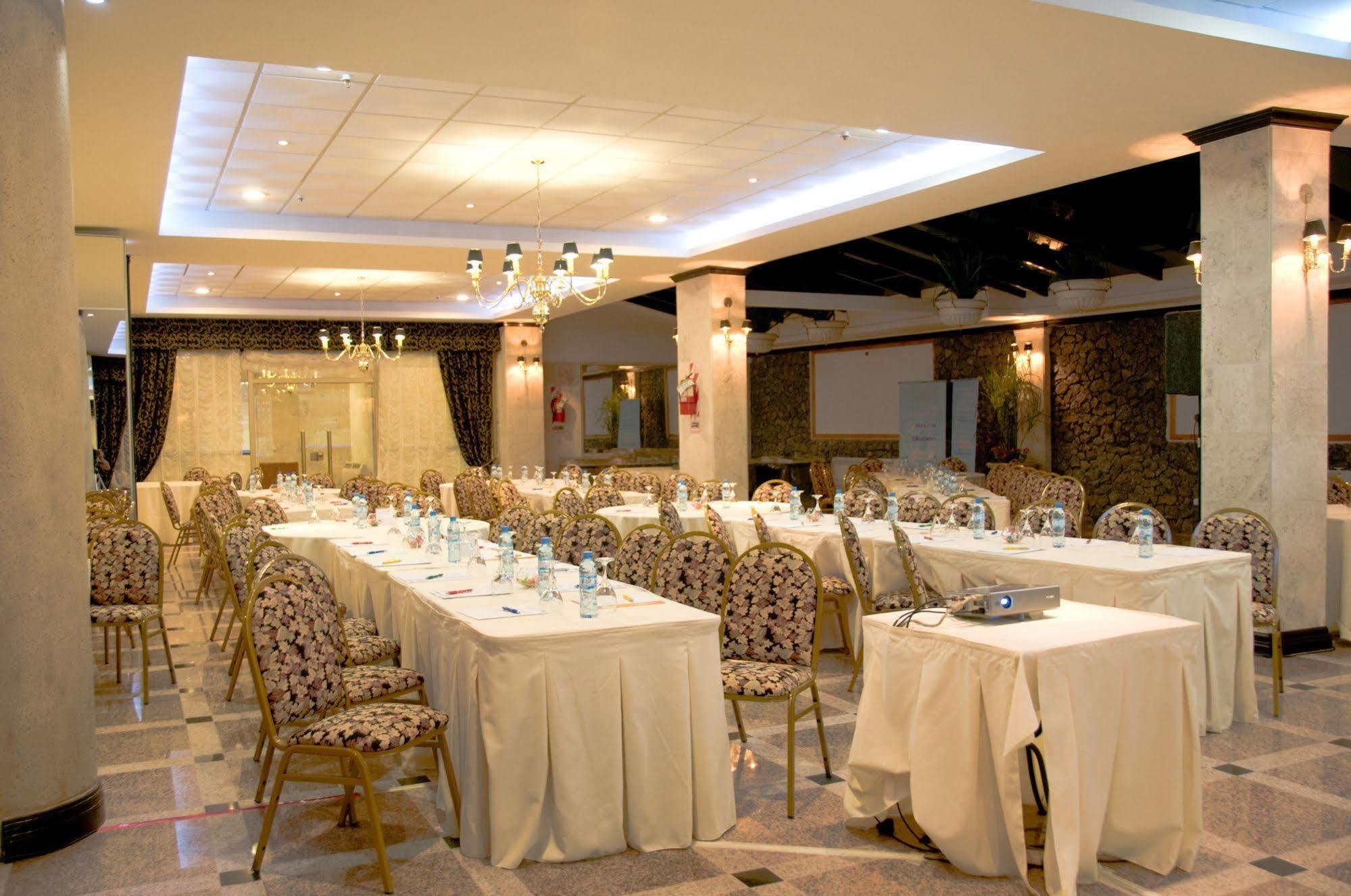 Ramada By Wyndham Buenos Aires Hotel บิเซนเตโลเปซ ภายนอก รูปภาพ